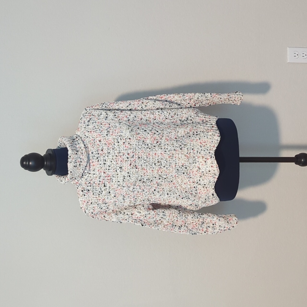 Cozy turtleneck crop sweater